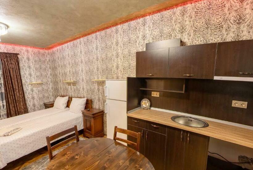 膳宿费 Simona Guest House