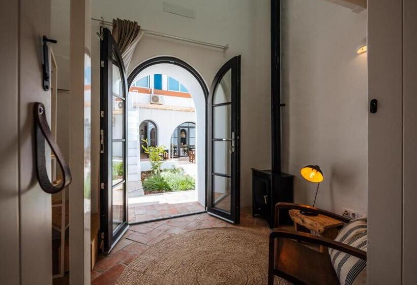 تختخواب و صبحانه Aljana Guest House Beja