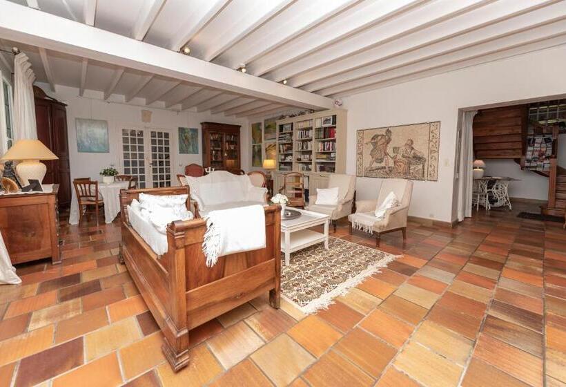 住宿加早餐  Chambres D Hôtes De Charme Au Refuge Du Peintre Prés De St Emilion