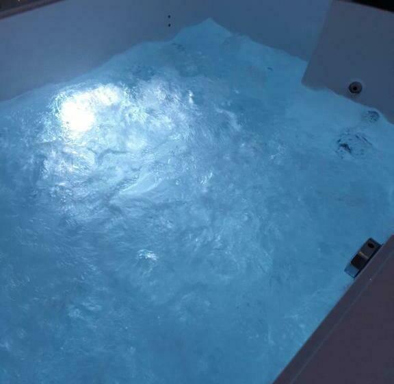 ペンション Elle & Lui En Jacuzzi