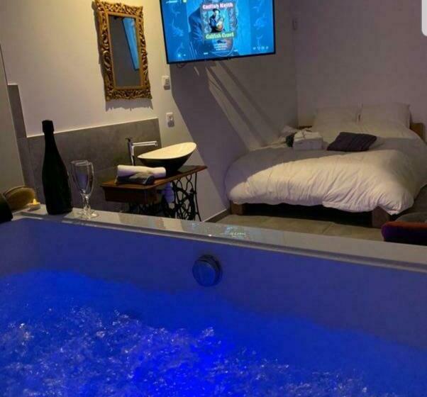 بنسيون Elle & Lui En Jacuzzi