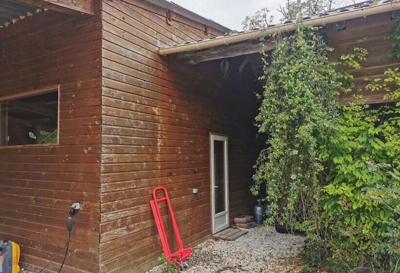 بنسيون Les Cabanes De Brassac   Gîte Esprit Cabane Avec Spa
