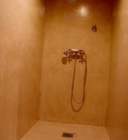 بنسيون Les Cabanes De Brassac   Gîte Esprit Cabane Avec Spa