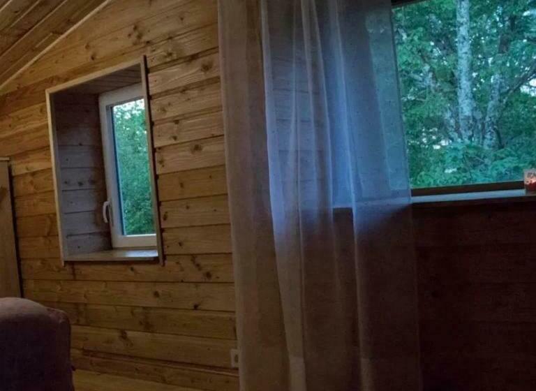 بنسيون Les Cabanes De Brassac   Gîte Esprit Cabane Avec Spa