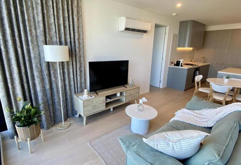 Skygarden Luxury Condo