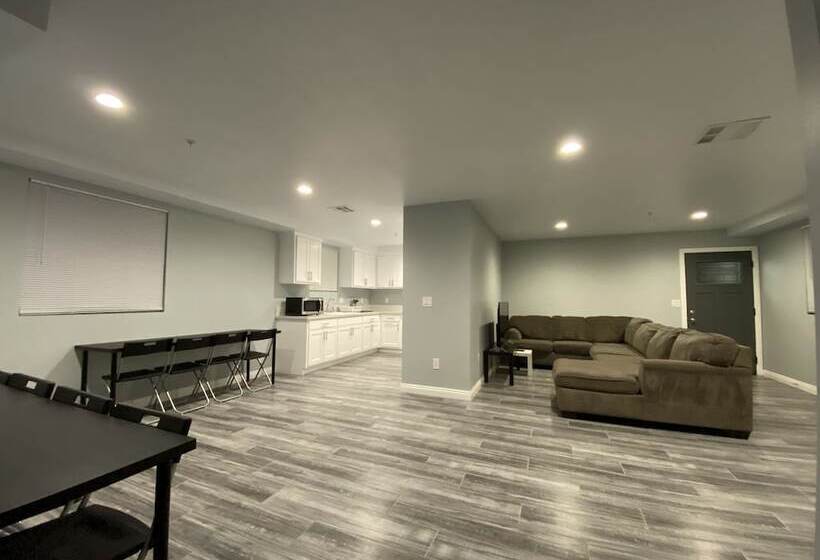 مبيت وإفطار Modern Hostel