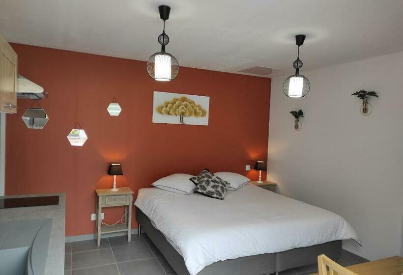 住宿加早餐  Studio Les Chambres De La Source   Tadorne
