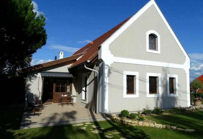 펜션 Villa Tilia Vászoly