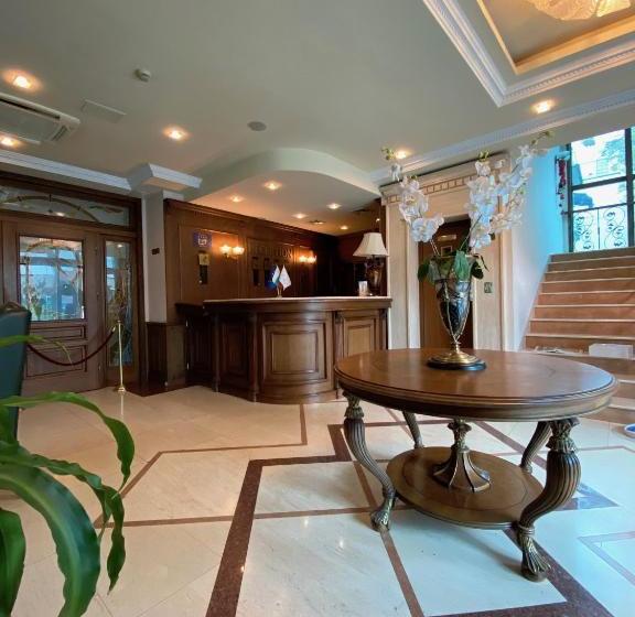 Efir Hotel
