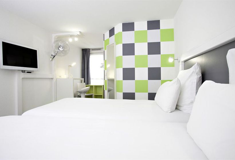 ホテル Sure  Bordeaux Aeroport