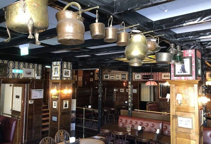 هتل Bishops Arms Lund