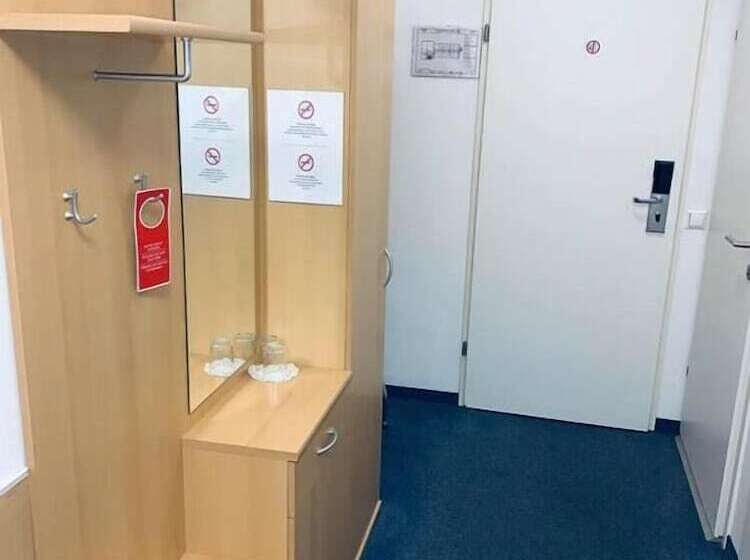 هتل Donaustadt Kagran   At Metro U1