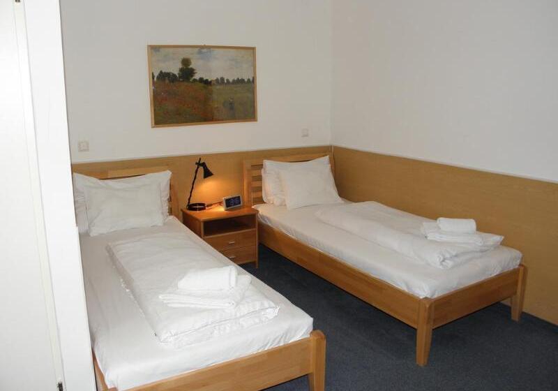 هتل Donaustadt Kagran   At Metro U1