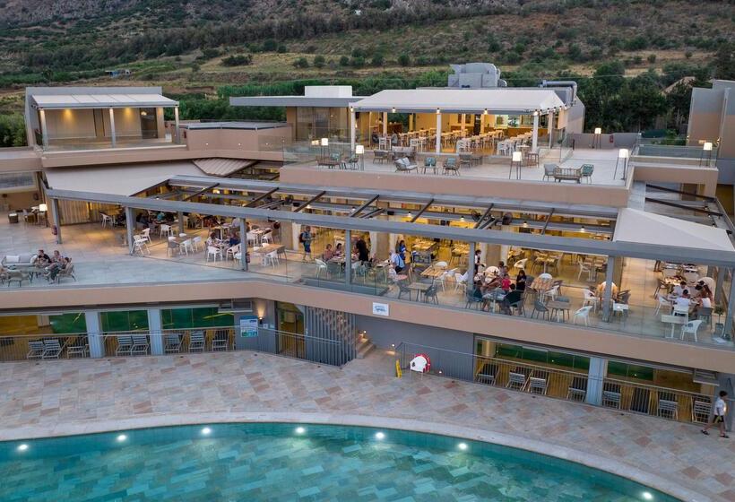 هتل Kiani Beach Resort Family All Inclusive