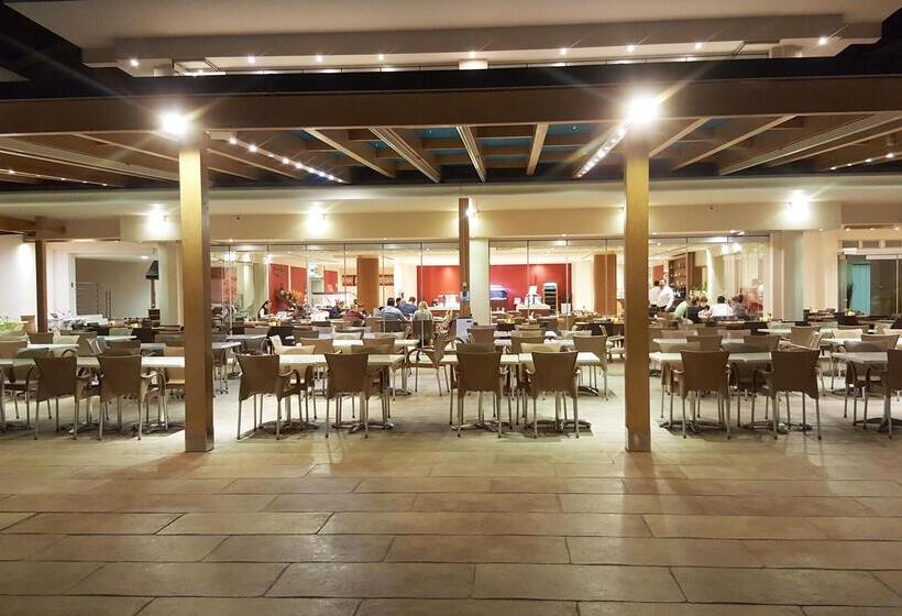 هتل Kiani Beach Resort Family All Inclusive