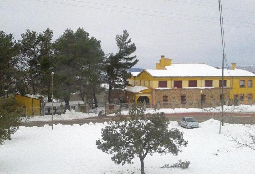 فندق Restaurante Novella