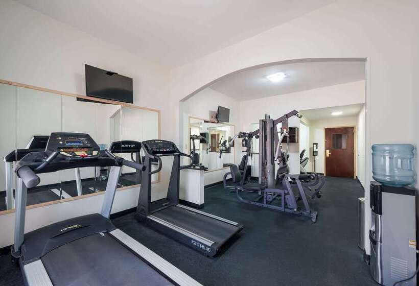 هتل Quality Inn & Suites Huntsville Research Park Area