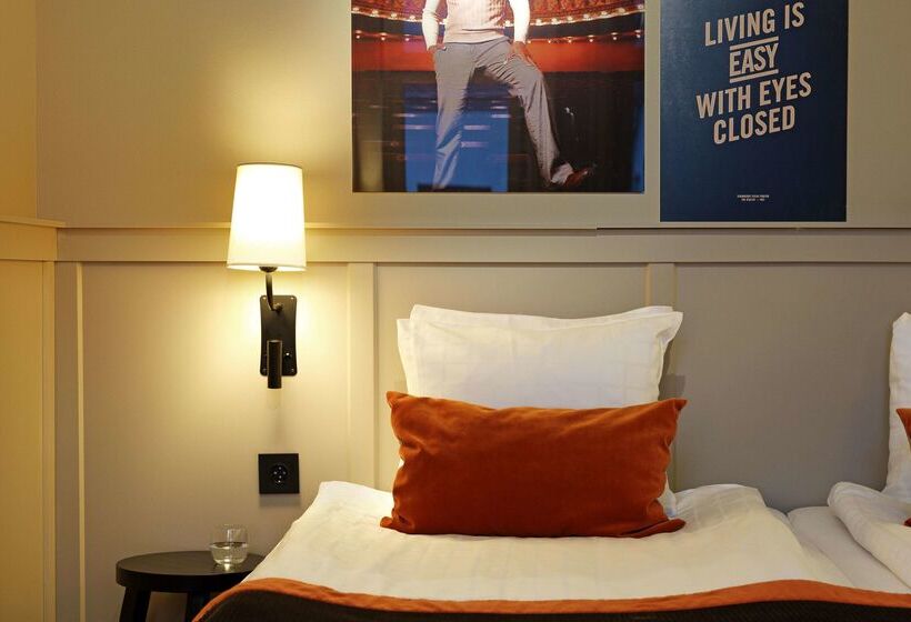 هتل Scandic Grand Central