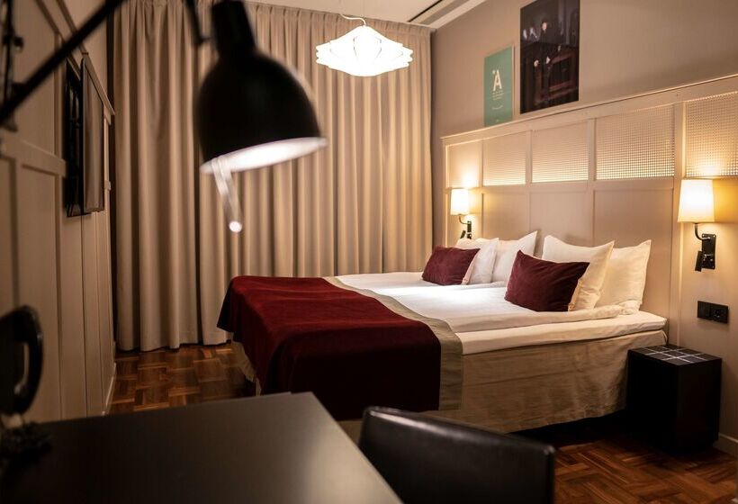 هتل Scandic Grand Central