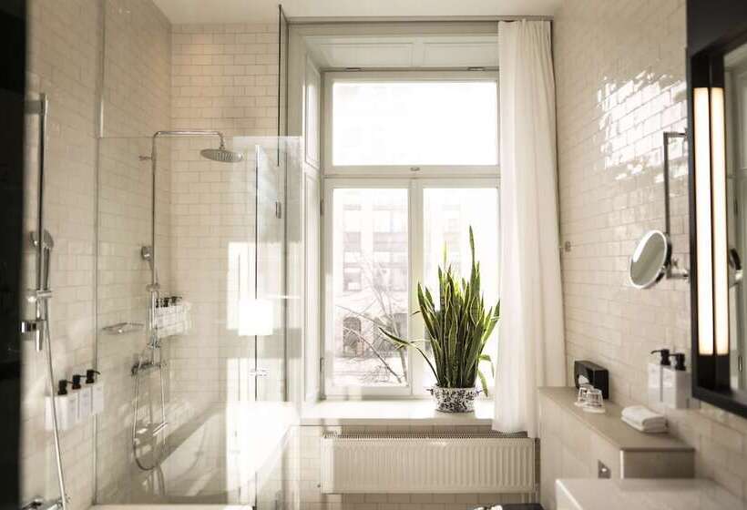 هتل Scandic Grand Central
