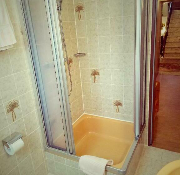 ペンション Alte Weinstube