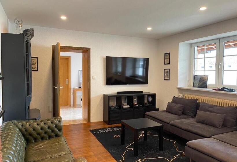 بنسيون The Gantry