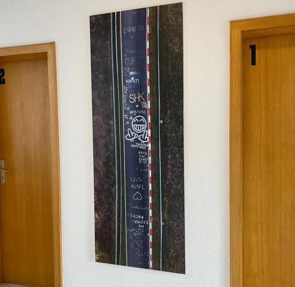 بنسيون The Gantry