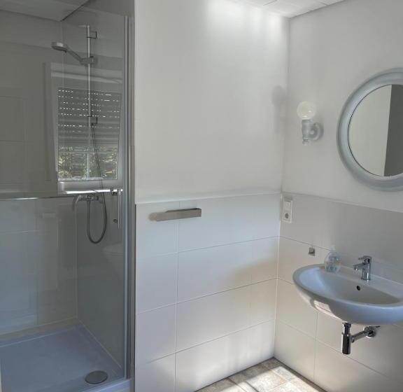 بنسيون The Gantry