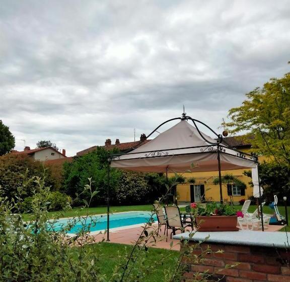 تختخواب و صبحانه Bed&breakfast Villa Camilla