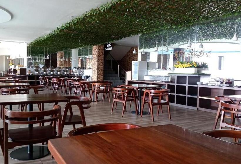 هتل Grand Bayu Hill