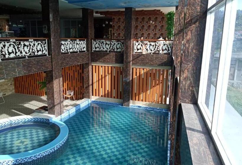 هتل Grand Bayu Hill