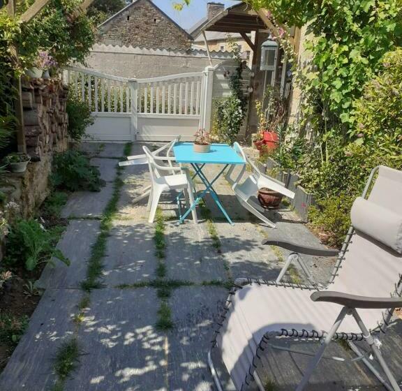 Пансион Studio Près Du Mont Saint Michel