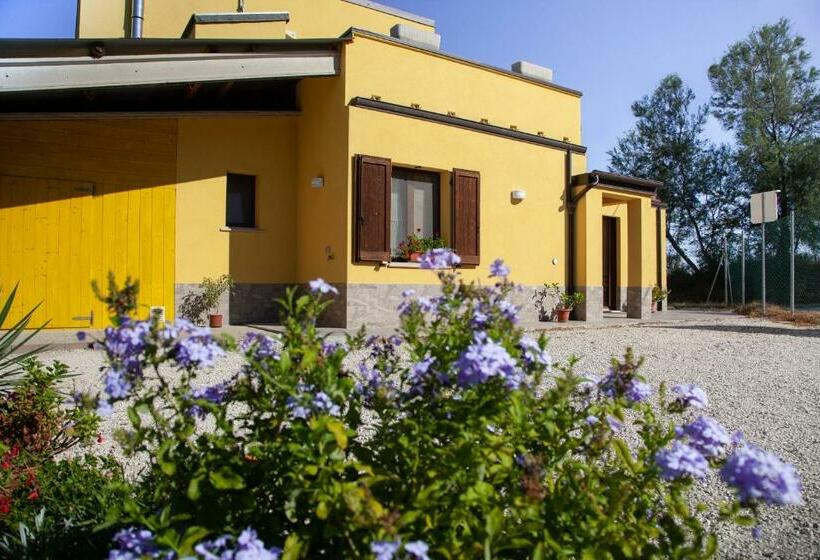 تختخواب و صبحانه La Casa Del Sole