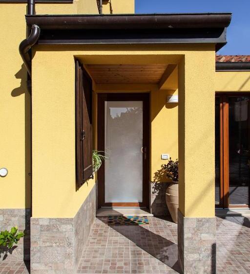 تختخواب و صبحانه La Casa Del Sole