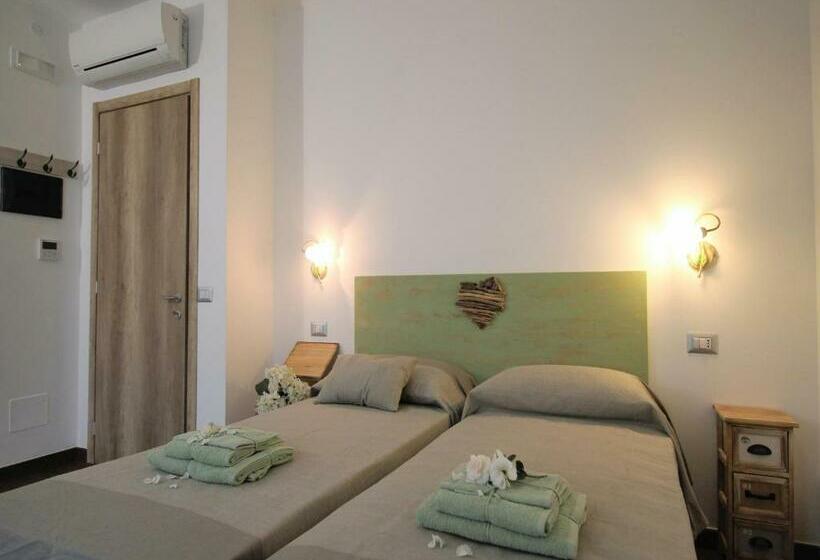 تختخواب و صبحانه Il Rosale A Celle Ligure