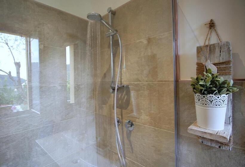 تختخواب و صبحانه Il Rosale A Celle Ligure