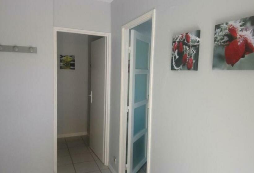 ペンション Logement Dans Une Pinède à Lambesc