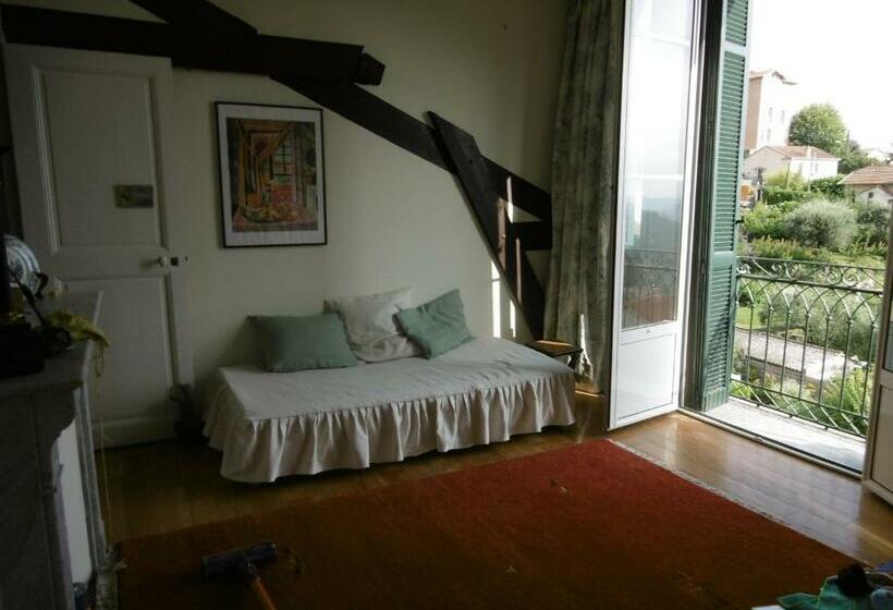 تختخواب و صبحانه Cottage Massanet