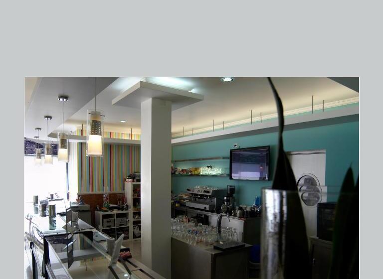 تختخواب و صبحانه Residencial Rita