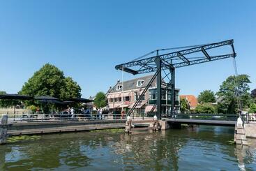 هتل Hof Van Holland