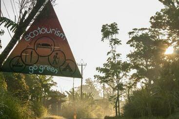 پانسیون Bukit Kembar Ecotourism