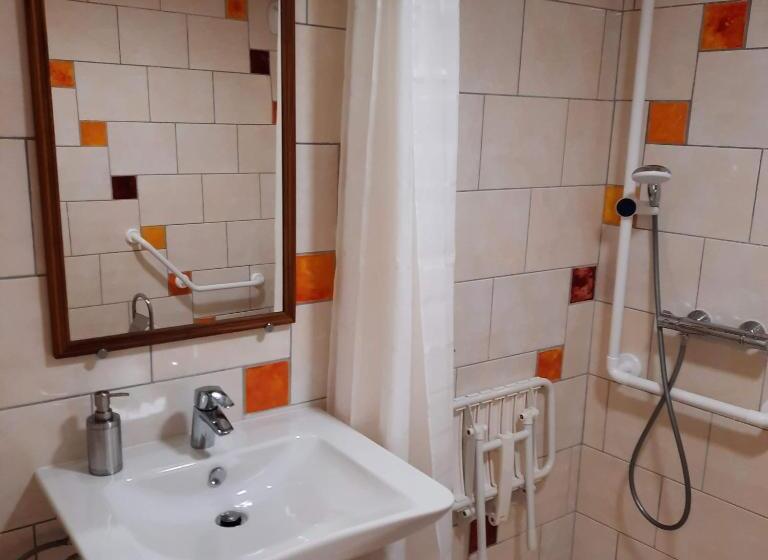 Bed and Breakfast Hostel Le Diablotin