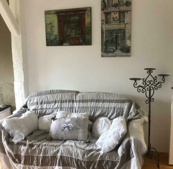 ベッドアンドブレックファースト La Demeure