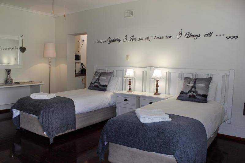 펜션 12 On Beach Guest House