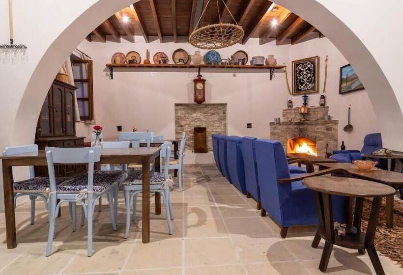 پانسیون Lazaros Stonehouse