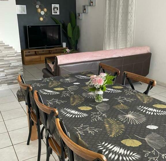 צימר Maison Entière 4 Lits 8 Pl Avec Jacuzzi Proche Du Safari De Peaugres