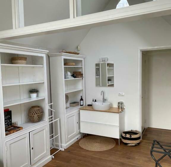 بنسيون Prins Heerlijk