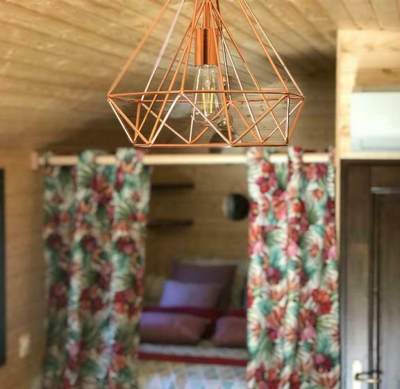 פנסיון Roulotte De Florette