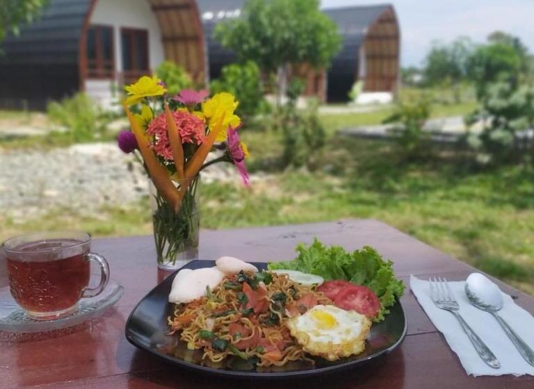 استراحتگاه Gino S Place   Guest House & Jungle Trekking