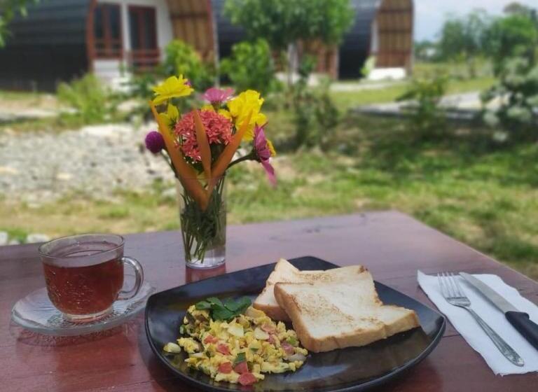 استراحتگاه Gino S Place   Guest House & Jungle Trekking